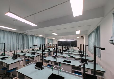 光明高级中学